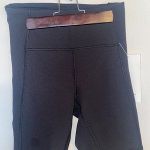 Black Lululemon Ribbed Contoured High-Rise Short 8" - Size 4